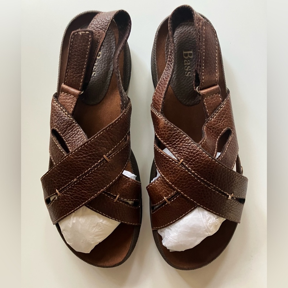 Women’s G.H. Bass Casey Sandals. Size 9 Medium. New.